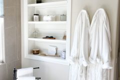 Bathroom-built-in-shelving